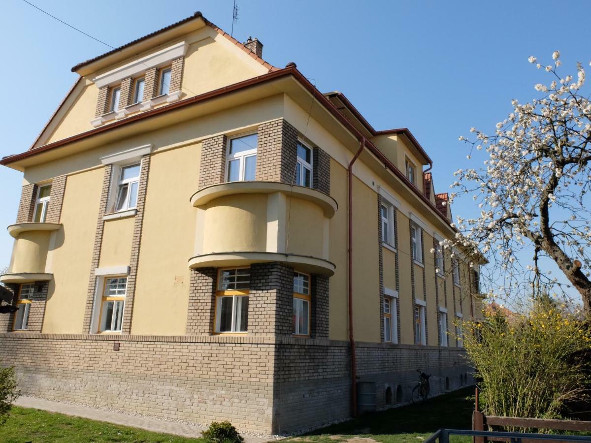 Apartment Тршебонь Экстерьер фото
